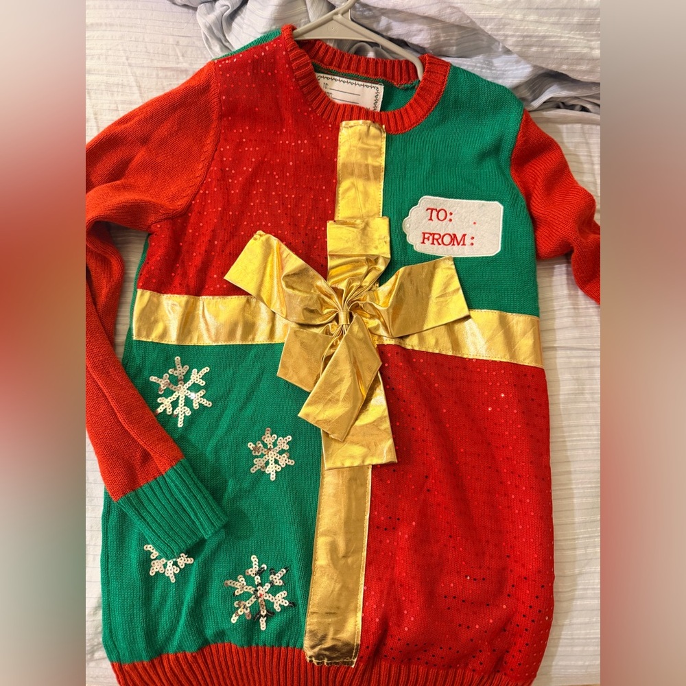 Festive Red and Green Gift ugly Sweater with Gold Bow！